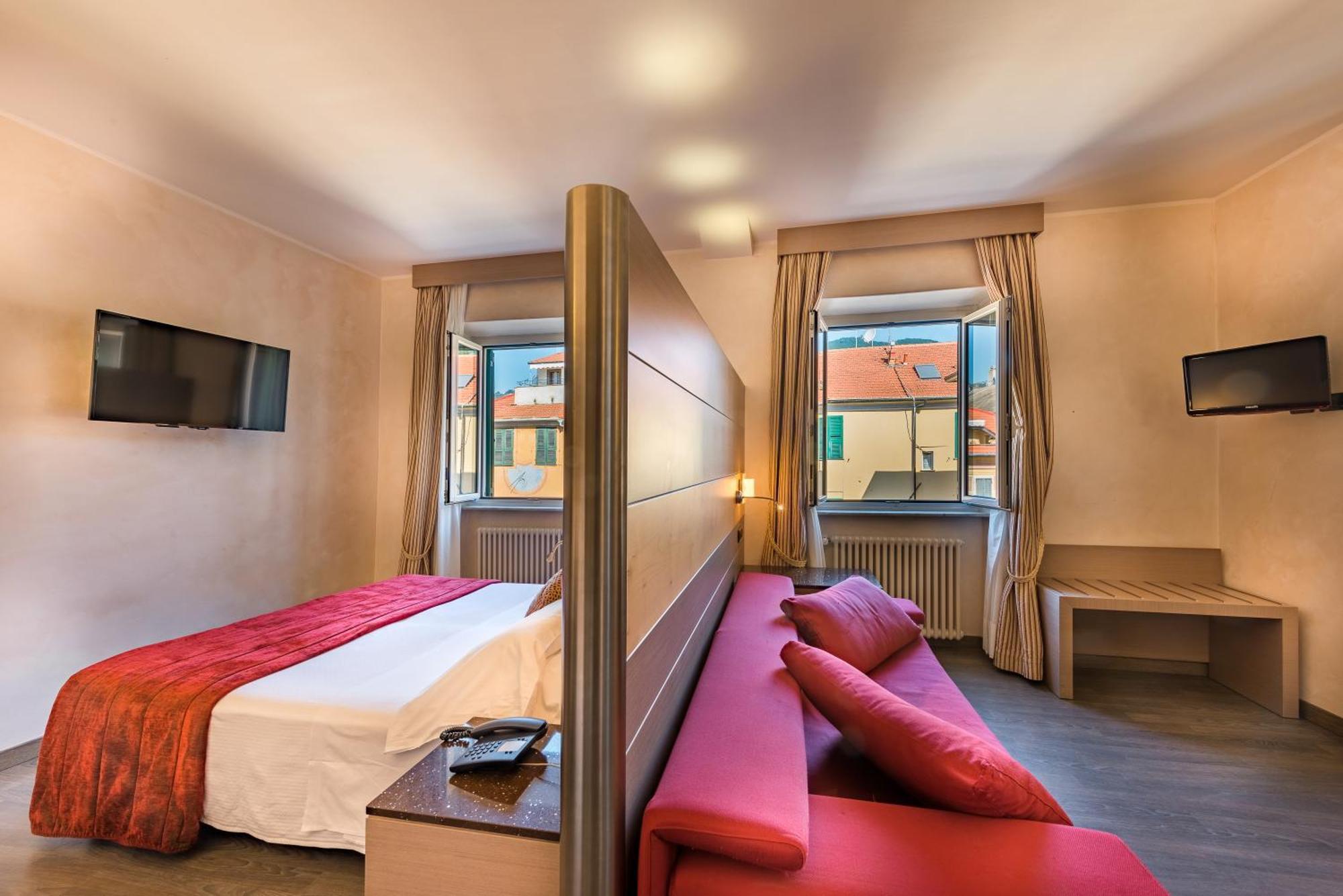 Hotel Ligure Алассіо Екстер'єр фото