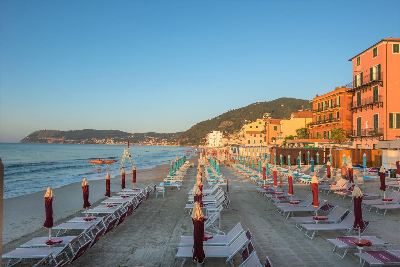 Hotel Ligure Алассіо Екстер'єр фото